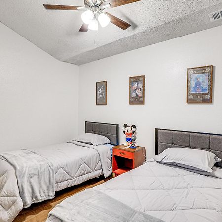 Spacious San Antonio Home Google Fiber, Game Room ภายนอก รูปภาพ